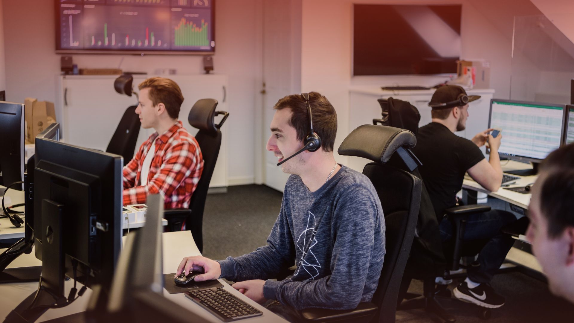 Customer service that handles cases by phone